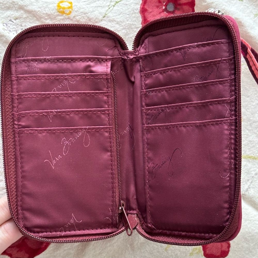 🎈2/$40, 3/$50🔶 VERA BRADLEY NWOT quilted Geometric Patterned Wristlet/Wallet - Picture 10 of 16